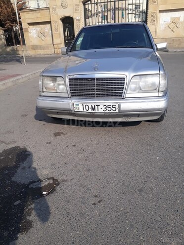 Mercedes E 200 1994, 439,230 km - 2.0 л - Salyan