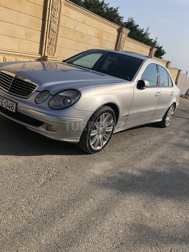 Mercedes E 320 2002, 297,000 km - 3.2 л - Bakı