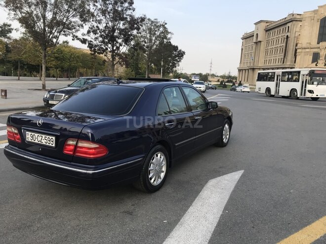 Mercedes E 240 1999, 203,000 km - 2.4 л - Bakı