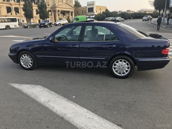 Mercedes E 240 1999, 203,000 km - 2.4 л - Bakı