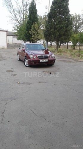 Mercedes E 200 2001, 186,000 km - 2.0 l - Gəncə