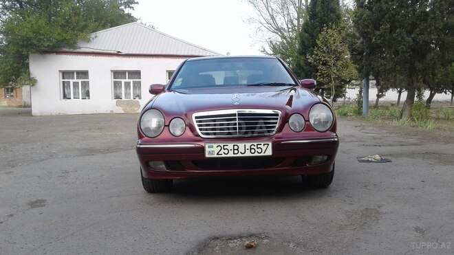Mercedes E 200 2001, 186,000 km - 2.0 l - Gəncə