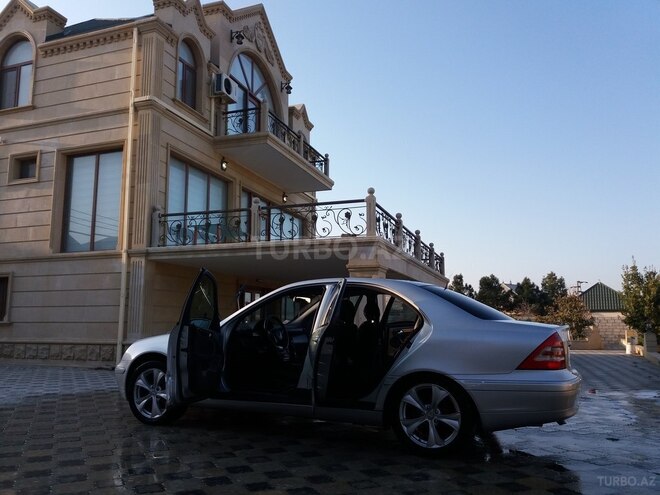 Mercedes C 200 2000, 209,000 km - 2.0 л - Bakı