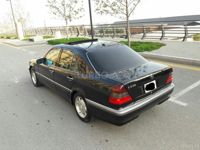 Mercedes C 230 2000, 290,000 km - 2.3 l - Bakı