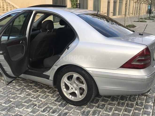 Mercedes C 320 2001, 325,000 km - 3.2 l - Bakı