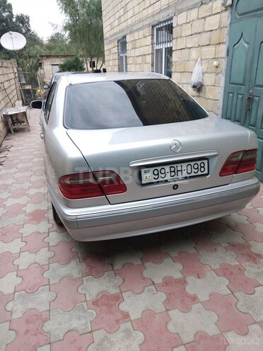 Mercedes E 240 2000, 340,000 km - 2.2 l - Bərdə