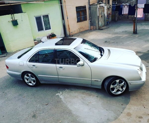 Mercedes E 280 2000, 210,000 km - 2.8 l - Bakı