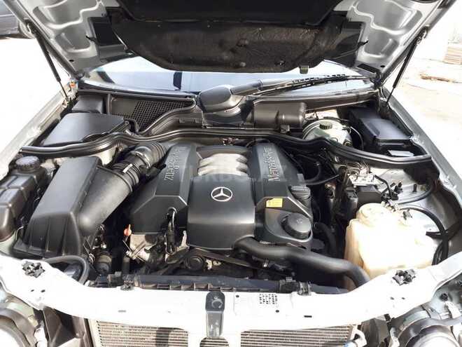 Mercedes E 280 2000, 210,000 km - 2.8 l - Bakı
