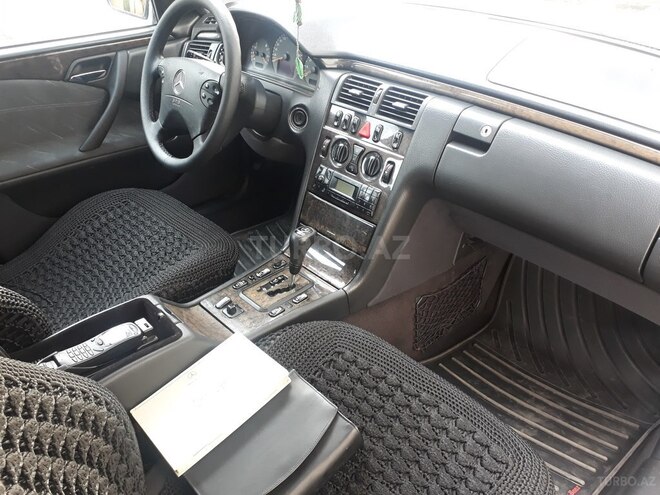 Mercedes E 280 2000, 210,000 km - 2.8 l - Bakı