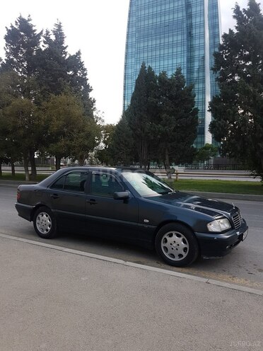 Mercedes C 220 2000, 340,000 km - 2.2 l - Bakı
