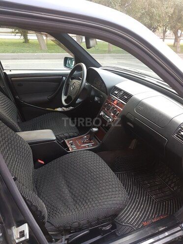 Mercedes C 220 2000, 340,000 km - 2.2 l - Bakı