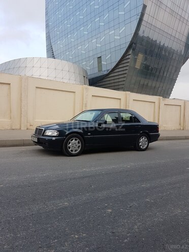 Mercedes C 220 2000, 340,000 km - 2.2 l - Bakı