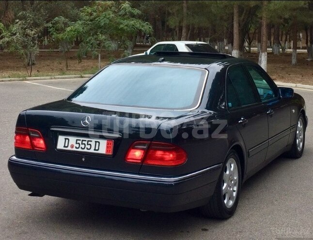 Mercedes E 280 1999, 282,000 km - 2.8 l - Bakı