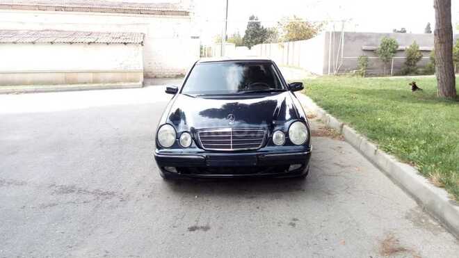 Mercedes E 220 2000, 327,563 km - 2.2 л - Bakı