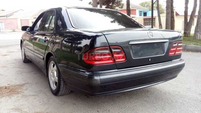 Mercedes E 220 2000, 327,563 km - 2.2 л - Bakı