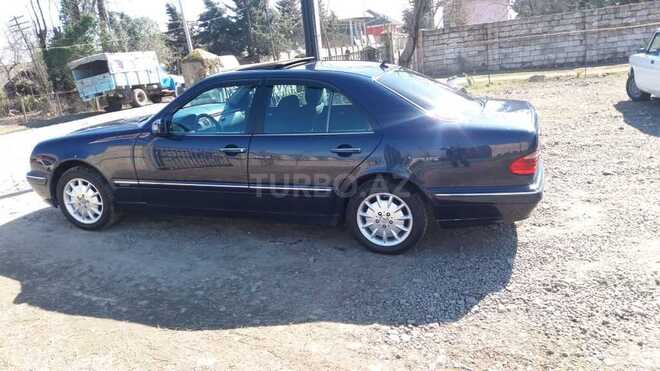 Mercedes E 220 2001, 525,000 km - 2.2 l - Astara