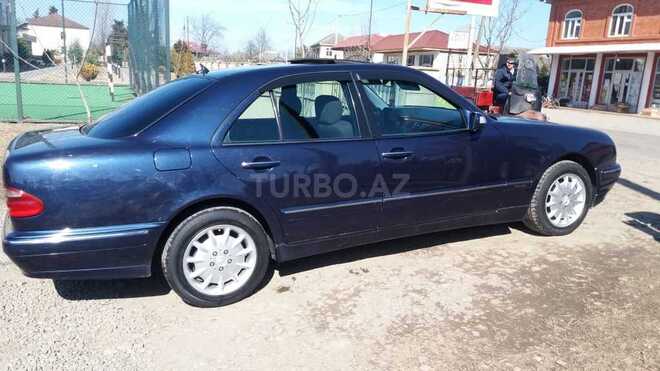 Mercedes E 220 2001, 525,000 km - 2.2 l - Astara