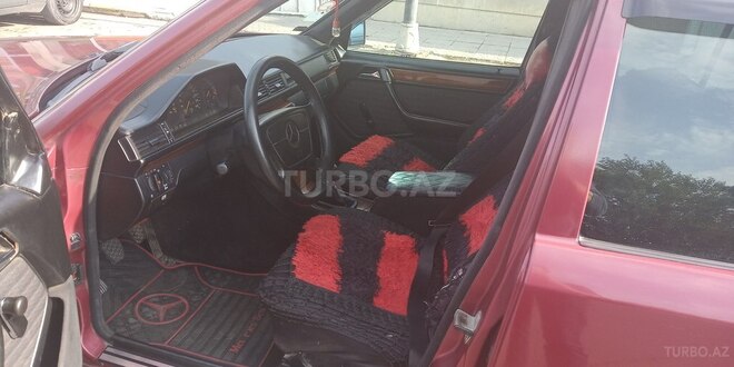 Mercedes E 220 1992, 350,541 km - 2.2 l - Beyləqan