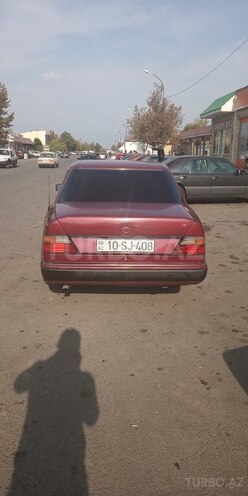 Mercedes E 220 1992, 350,541 km - 2.2 l - Beyləqan
