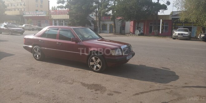 Mercedes E 220 1992, 350,541 km - 2.2 l - Beyləqan