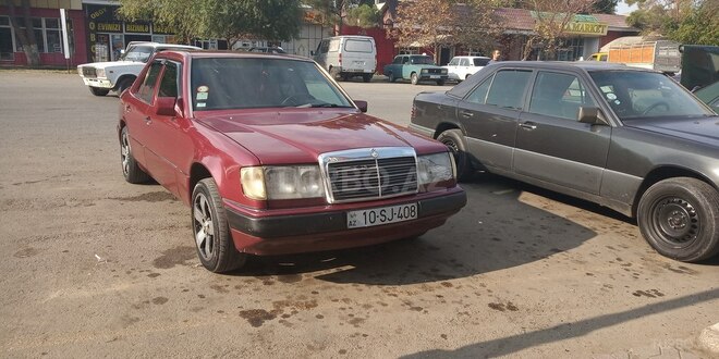 Mercedes E 220 1992, 350,541 km - 2.2 l - Beyləqan