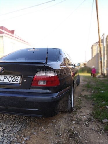 BMW 528 1999, 318,000 km - 2.8 l - Bakı