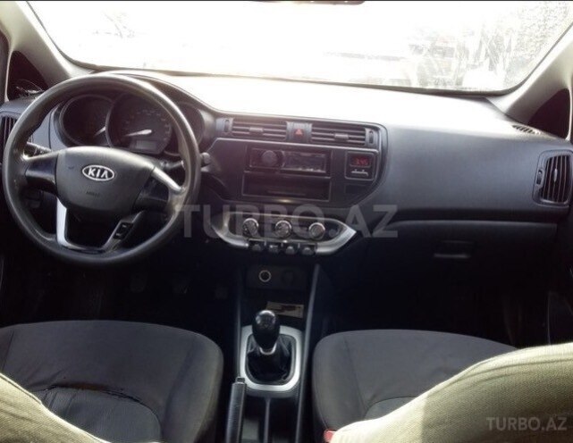 Kia Rio 2011, 300 km - 1.4 л - Bakı