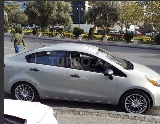 Kia Rio 2011, 300 km - 1.4 л - Bakı