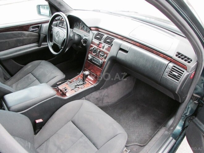 Mercedes E 240 1997, 289,070 km - 2.4 l - Gəncə