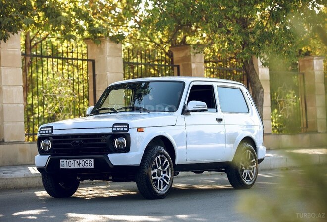 LADA (VAZ) Niva 2017, 27,490 km - 1.7 l - Yevlax
