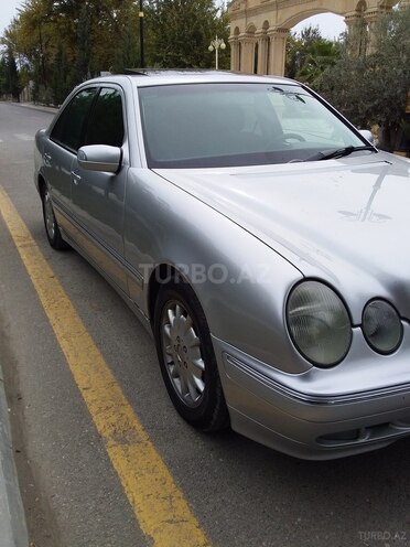 Mercedes E 220 2000, 65,478 km - 0.3 l - Neftçala