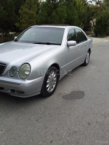 Mercedes E 220 2000, 65,478 km - 0.3 l - Neftçala