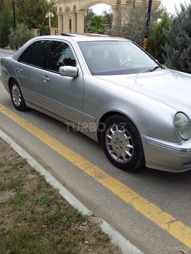 Mercedes E 220 2000, 65,478 km - 0.3 l - Neftçala