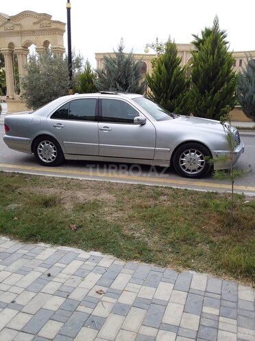 Mercedes E 220 2000, 65,478 km - 0.3 l - Neftçala