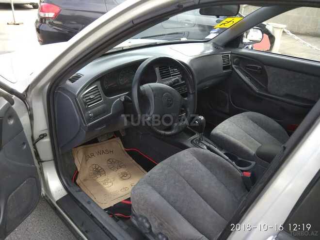 Hyundai Elantra 2001, 250,000 km - 2.0 l - Bakı