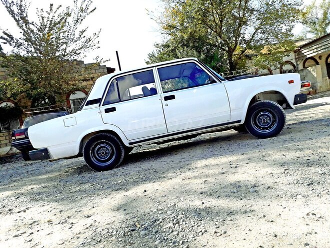 LADA (VAZ) 2107 2007, 23,000 km - 1.6 l - Salyan