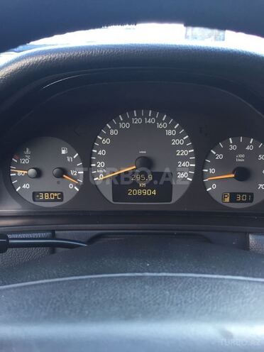 Mercedes E 280 2001, 208,000 km - 2.8 л - Bakı