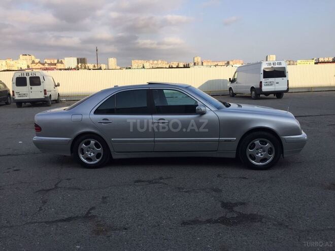 Mercedes E 280 2001, 208,000 km - 2.8 л - Bakı