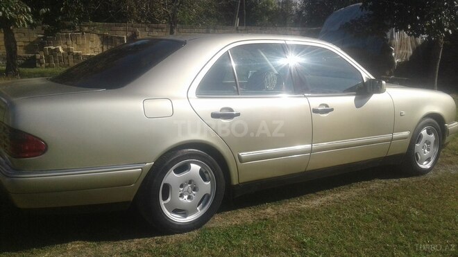 Mercedes E 240 1998, 278,000 km - 2.4 l - Balakən