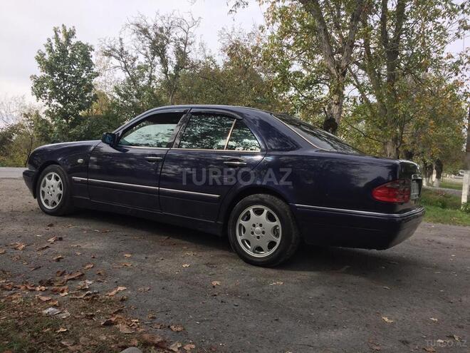 Mercedes E 230 1997, 328,687 km - 2.3 l - Zaqatala