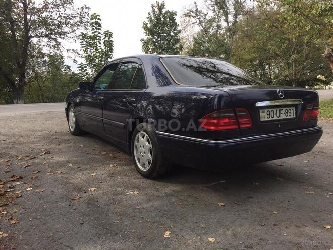 Mercedes E 230 1997, 328,687 km - 2.3 l - Zaqatala