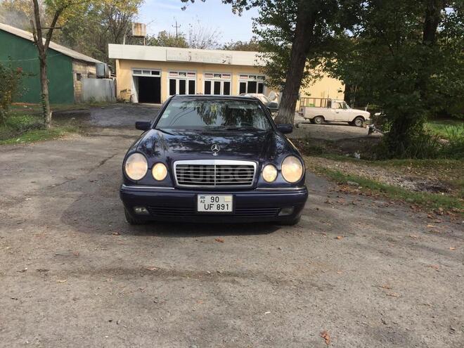 Mercedes E 230 1997, 328,687 km - 2.3 l - Zaqatala