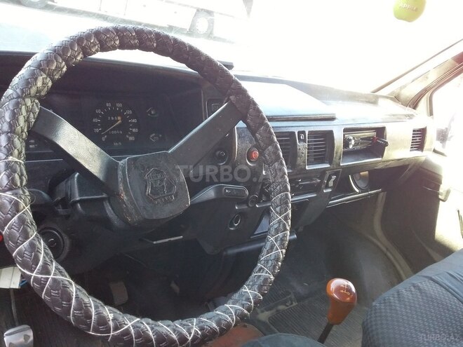 GAZ 2757 2000, 1,450,000 km - 2.4 л - Qax