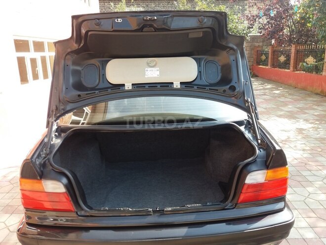 BMW 318 1996, 243,759 km - 1.9 л - Lənkəran