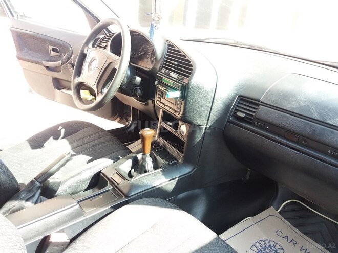 BMW 318 1996, 243,759 km - 1.9 л - Lənkəran