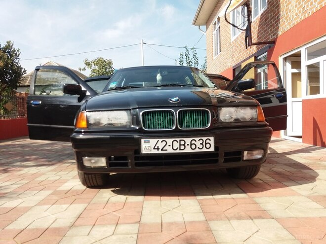 BMW 318 1996, 243,759 km - 1.9 л - Lənkəran