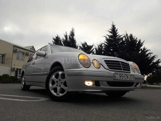 Mercedes E 220 2001, 34,700 km - 2.2 l - Sumqayıt