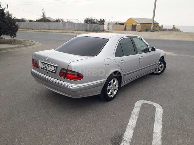 Mercedes E 220 2001, 34,700 km - 2.2 l - Sumqayıt