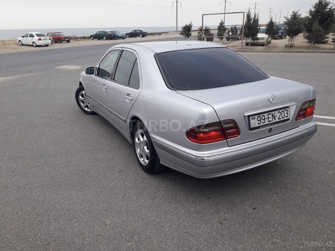 Mercedes E 220 2001, 34,700 km - 2.2 l - Sumqayıt