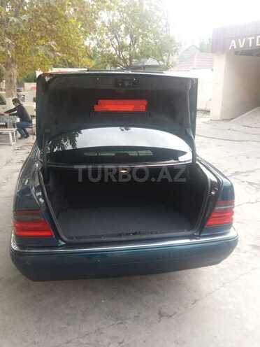 Mercedes E 240 1998, 136,487 km - 2.4 l - Bərdə